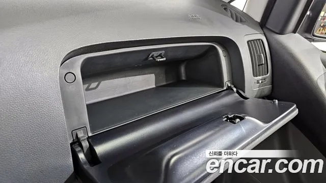 Hyundai Staria 2021 thumb 2