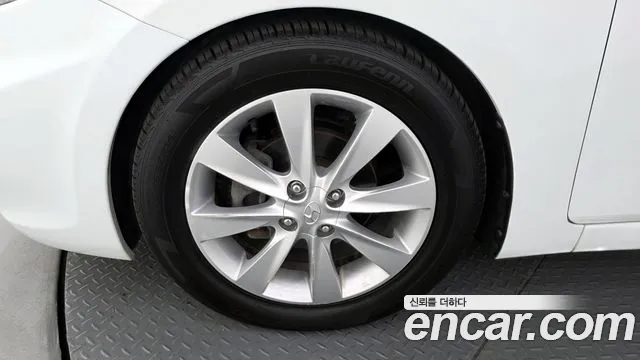 Hyundai Accent 2013 thumb 11