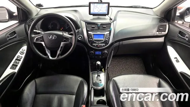 Hyundai Accent 2013 thumb 3