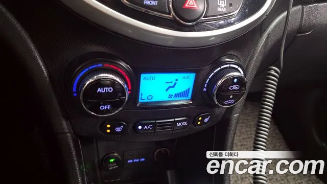 Hyundai Accent 2013 thumb 10