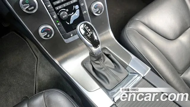 Volvo S60 2015 thumb 12