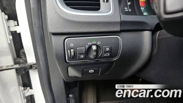 Volvo S60 2015 thumb 2