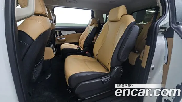 Kia Carnival 2022 thumb 10