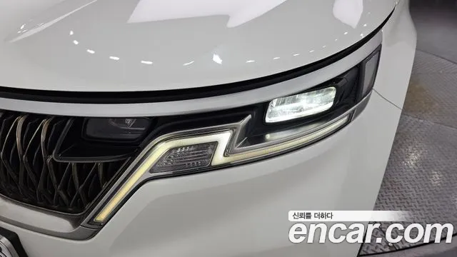 Kia Carnival 2022 thumb 5