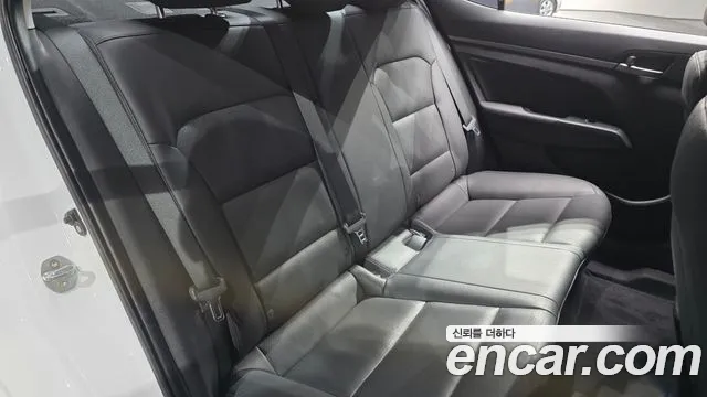 Hyundai AD 2016 thumb 8