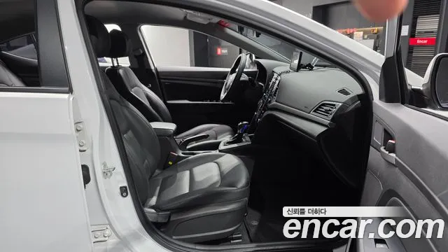 Hyundai AD 2016 thumb 2
