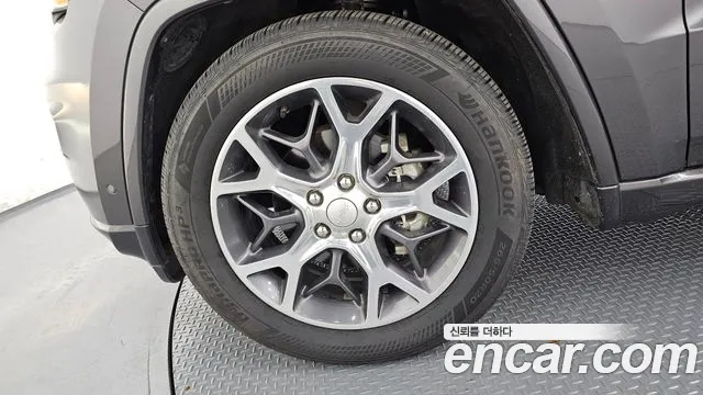 Jeep Grand Cherokee 2020 thumb 3