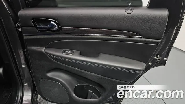 Jeep Grand Cherokee 2020 thumb 10