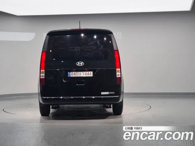 Hyundai Staria 2025 thumb 10