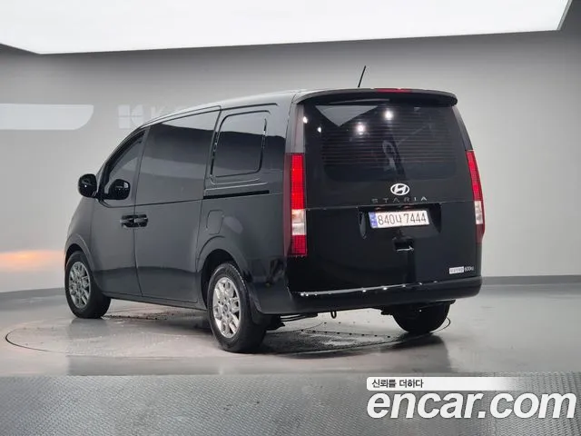 Hyundai Staria 2025 thumb 4