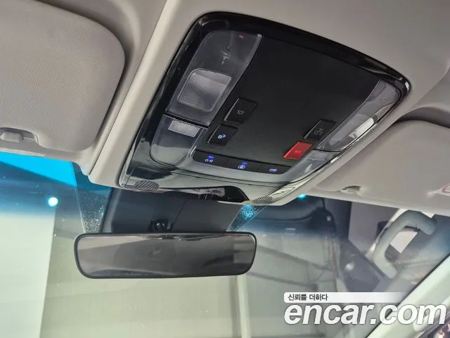 Hyundai Staria 2025 thumb 6
