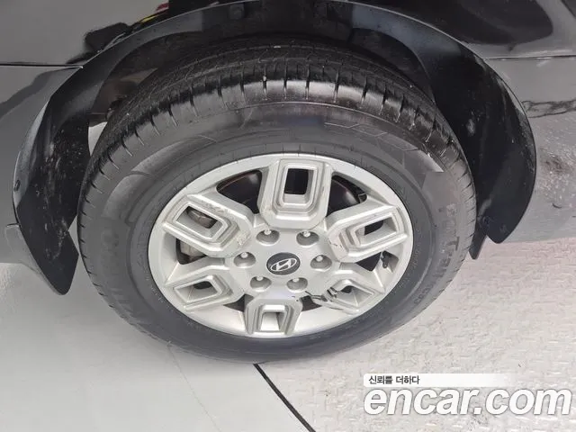 Hyundai Staria 2025 thumb 5