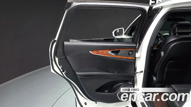 Lincoln Nautilus 2020 thumb 9