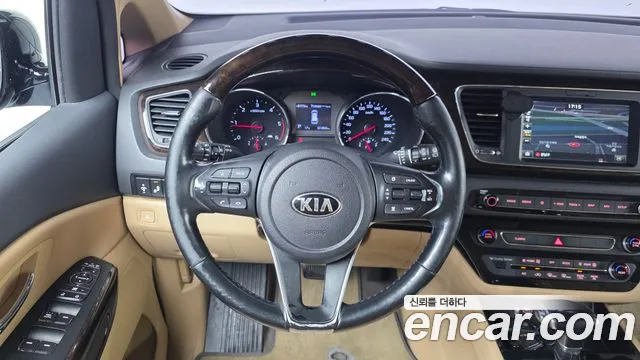 Kia Carnival 2018 thumb 2