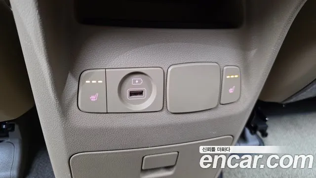 Kia Carnival 2018 thumb 9