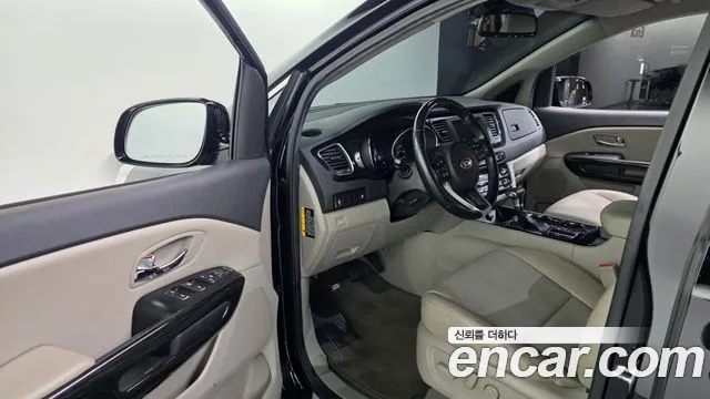 Kia Carnival 2020 thumb 3