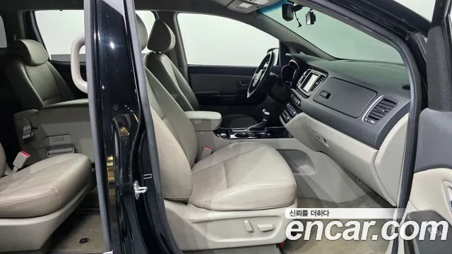 Kia Carnival 2020 thumb 8