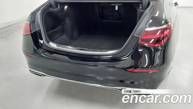 Mercedes-Benz S-Class 2025 thumb 6