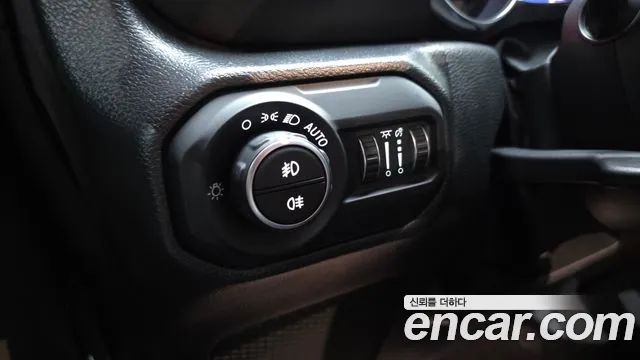 Jeep Wrangler 2023 thumb 4