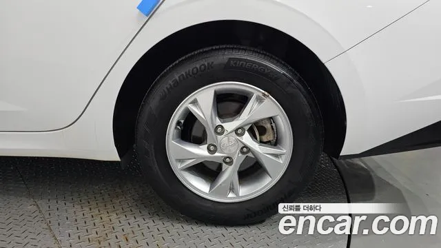 Hyundai Elantra 2021 thumb 4