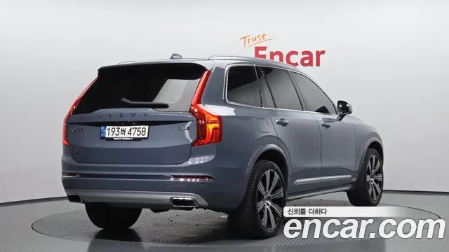 Volvo XC90 2021 thumb 4