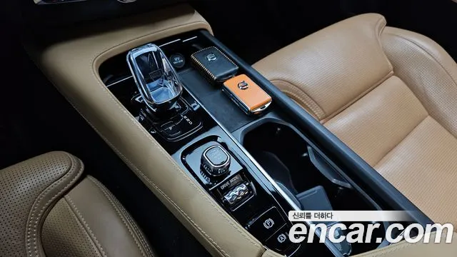 Volvo XC90 2021 thumb 3