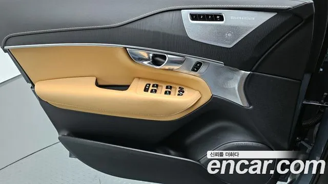 Volvo XC90 2021 thumb 9