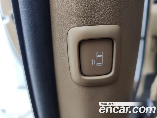 Kia Carnival 2018 thumb 6