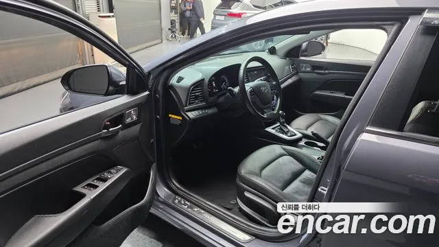 Hyundai Avante 2017 thumb 8