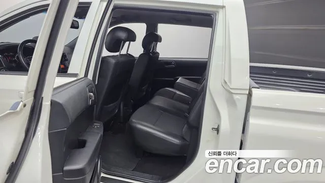 KGM Korando 2012 thumb 8