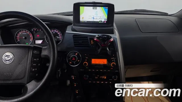 KGM Korando 2012 thumb 10