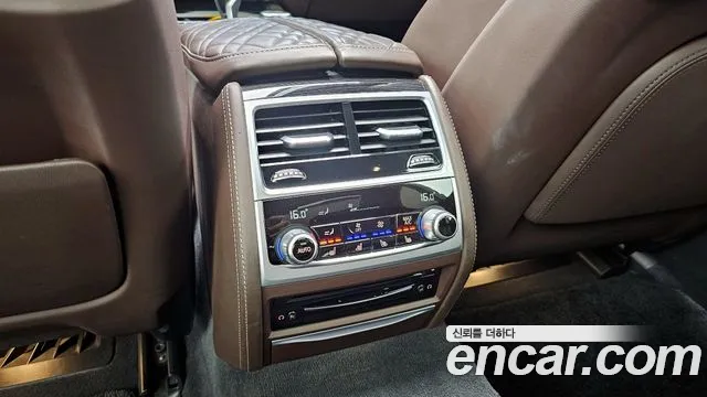 BMW 7 серии 2020 thumb 9