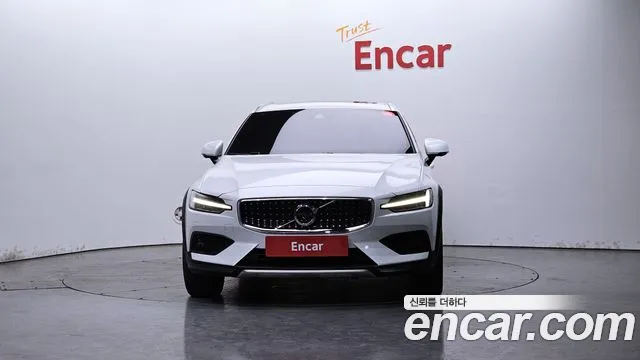 Volvo V60 Cross Country 2021 thumb 5