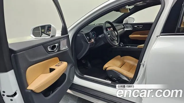 Volvo V60 Cross Country 2021 thumb 2