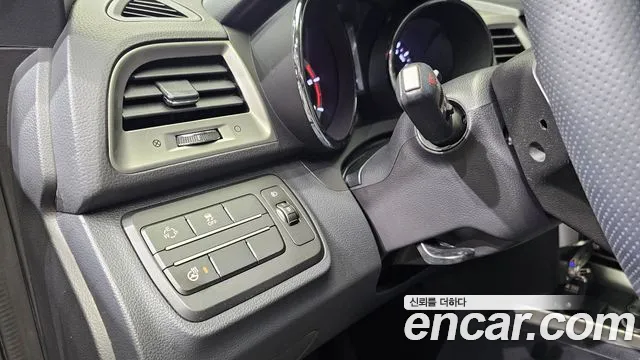 KGM Tivoli 2015 thumb 5