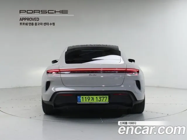 Porsche Taycan 2025 thumb 10