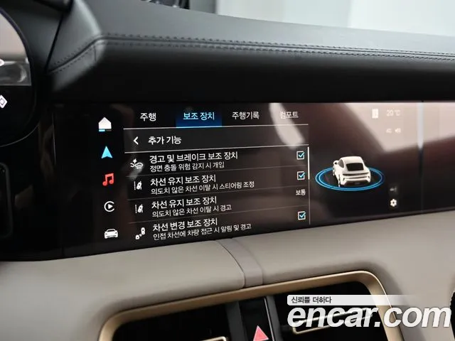 Porsche Taycan 2025 thumb 8