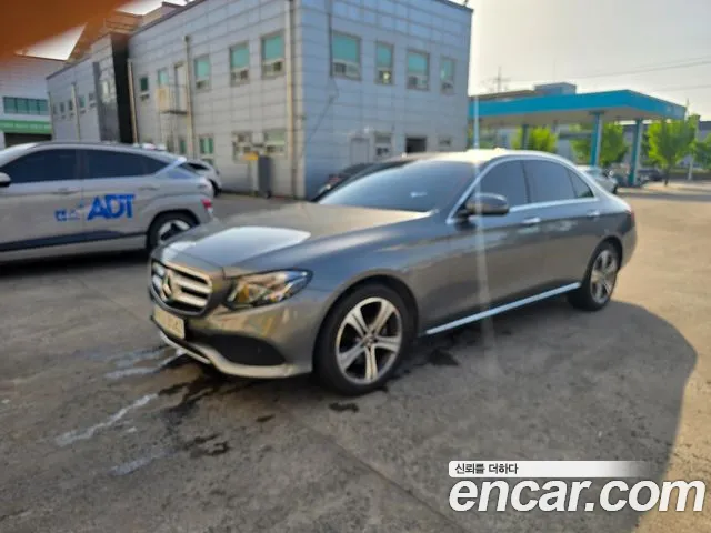 Mercedes-Benz E-Class 2019 thumb 4
