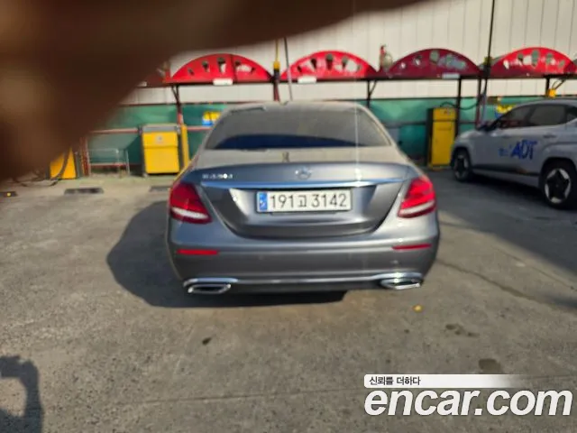 Mercedes-Benz E-Class 2019 thumb 5