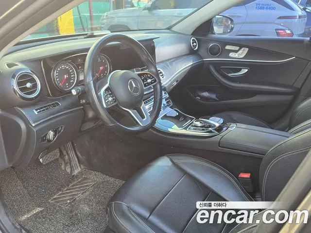 Mercedes-Benz E-Class 2019 thumb 6
