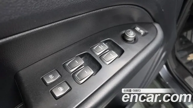 KGM Rexton 2020 thumb 4