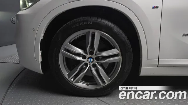 BMW X1 2016 thumb 10