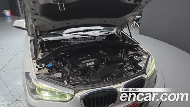 BMW X1 2016 thumb 11