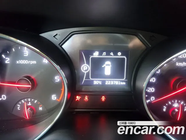 Kia Carnival 2017 thumb 6