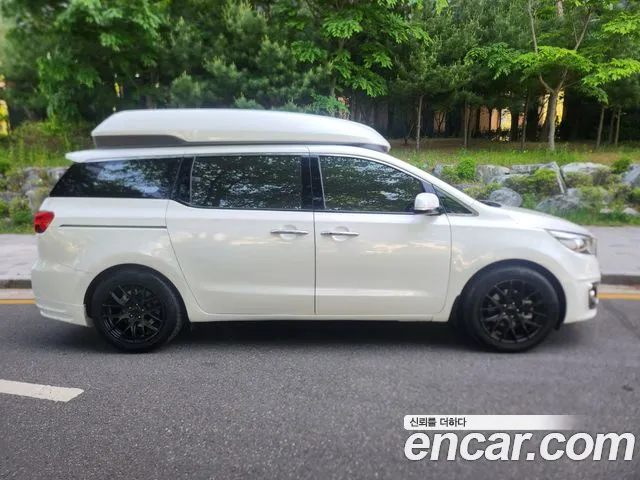Kia Carnival 2017 thumb 12