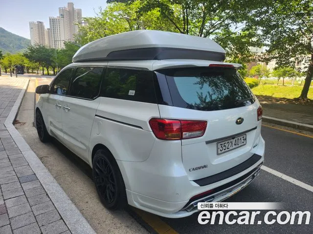 Kia Carnival 2017 thumb 8