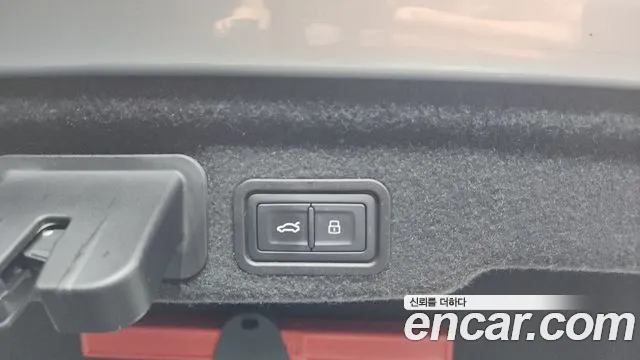 Audi A8 2015 thumb 9