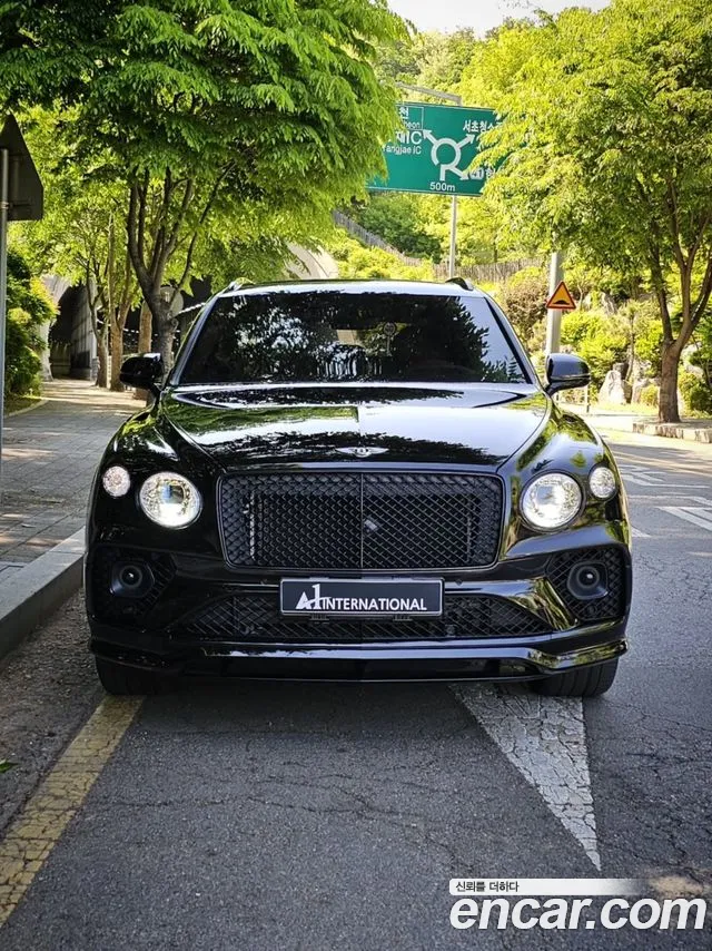 Bentley Bentayga 2022 thumb 3