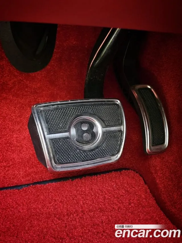 Bentley Bentayga 2022 thumb 11