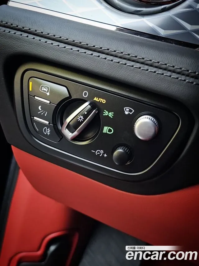 Bentley Bentayga 2022 thumb 9